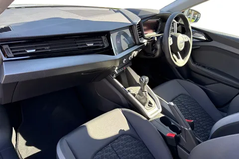  Audi A1 1.0 TFSI 25 Sport Sportback S Tronic Euro 6 (s/s) 5dr Thumbnail #14