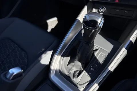  Audi A1 1.0 TFSI 25 Sport Sportback S Tronic Euro 6 (s/s) 5dr Thumbnail #22