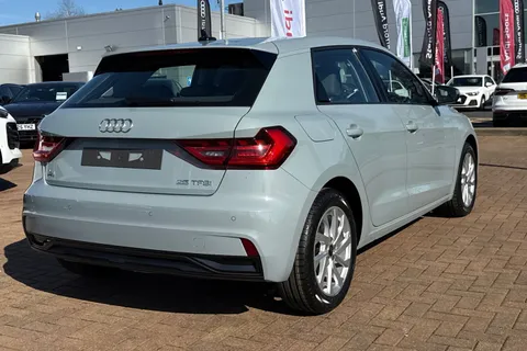  Audi A1 1.0 TFSI 25 Sport Sportback S Tronic Euro 6 (s/s) 5dr Thumbnail #26