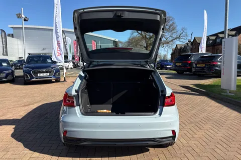  Audi A1 1.0 TFSI 25 Sport Sportback S Tronic Euro 6 (s/s) 5dr Thumbnail #38