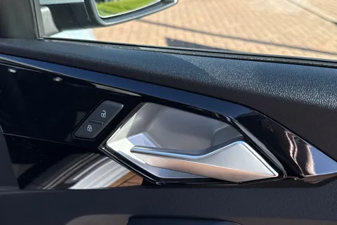  Audi A1 1.0 TFSI 25 Sport Sportback S Tronic Euro 6 (s/s) 5dr Thumbnail #41