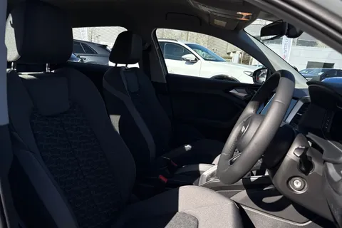  Audi A1 1.0 TFSI 25 Sport Sportback S Tronic Euro 6 (s/s) 5dr Thumbnail #44