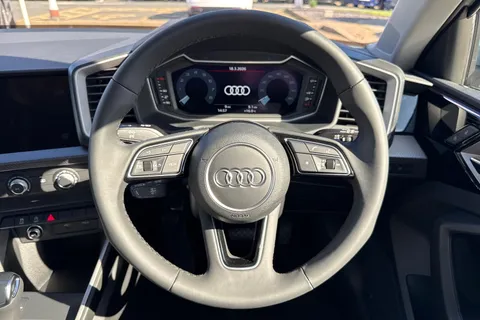  Audi A1 1.0 TFSI 25 Sport Sportback S Tronic Euro 6 (s/s) 5dr Thumbnail #45