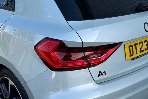 DT23SVL Audi A1 Black Edition 35 TFSI  150 PS S tronic Thumbnail #16