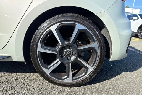 DT23SVL Audi A1 Black Edition 35 TFSI  150 PS S tronic Thumbnail #23