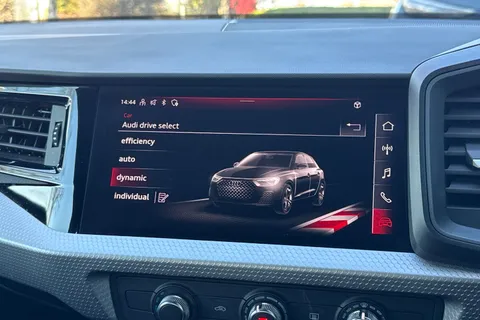 DT23SVL Audi A1 Black Edition 35 TFSI  150 PS S tronic Thumbnail #31