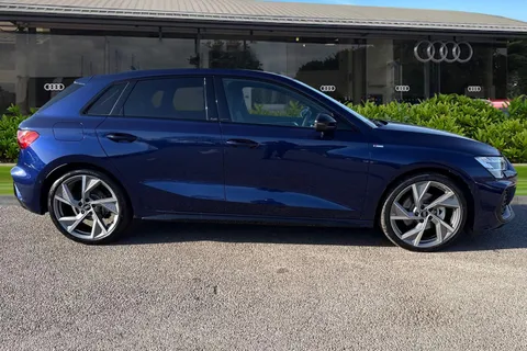 DC25VXL Audi A3 Black Edition 35 TFSI 150 PS S tronic Thumbnail #4