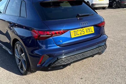 DC25VXL Audi A3 Black Edition 35 TFSI 150 PS S tronic Thumbnail #8