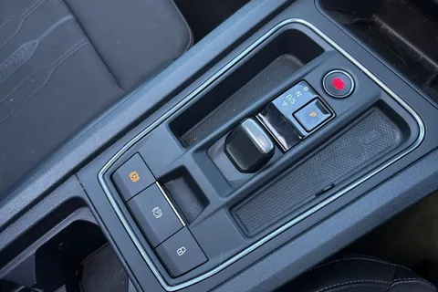 KM74AKX CUPRA Leon 1.4 eHybrid 12.8kWh VZ2 Design Edition DSG Euro 6 (s/s) 5dr Thumbnail #21