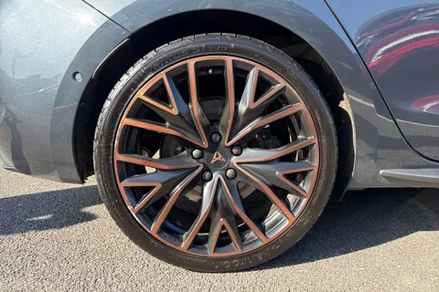 KM74AKX CUPRA Leon 1.4 eHybrid 12.8kWh VZ2 Design Edition DSG Euro 6 (s/s) 5dr Thumbnail #23