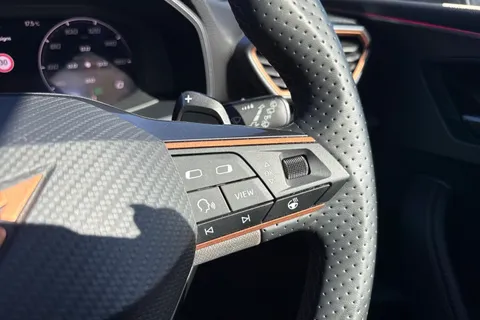 KM74AKX CUPRA Leon 1.4 eHybrid 12.8kWh VZ2 Design Edition DSG Euro 6 (s/s) 5dr Thumbnail #32