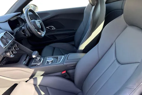 DA72KBJ Audi R8 V10 Performance RWD 570 PS S tronic Thumbnail #11