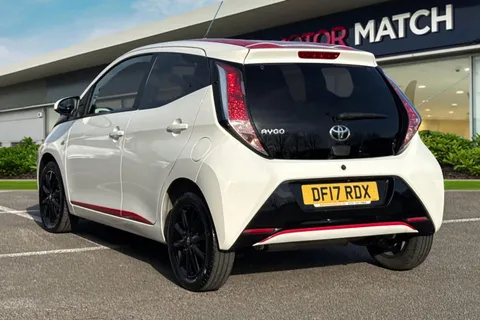 DF17RDX Toyota Aygo 1.0 VVT-i x-press Euro 6 5dr Thumbnail #2