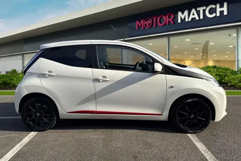 DF17RDX Toyota Aygo 1.0 VVT-i x-press Euro 6 5dr Thumbnail #3