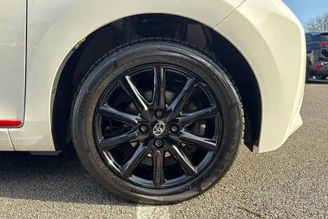 DF17RDX Toyota Aygo 1.0 VVT-i x-press Euro 6 5dr Thumbnail #6