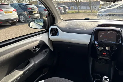 DF17RDX Toyota Aygo 1.0 VVT-i x-press Euro 6 5dr Thumbnail #14