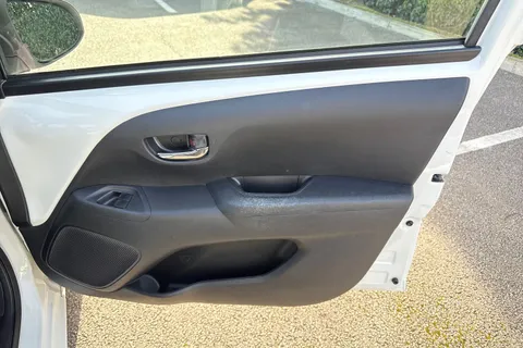 DF17RDX Toyota Aygo 1.0 VVT-i x-press Euro 6 5dr Thumbnail #17