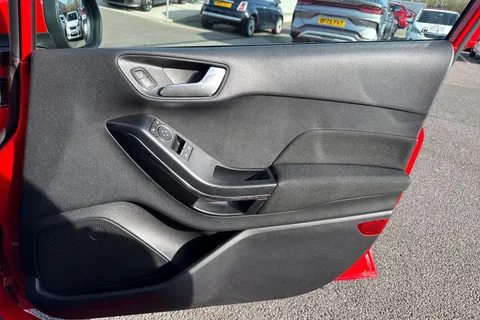 18 of 63 for Ford Fiesta 1.0T EcoBoost Zetec Euro 6 (s/s) 5dr