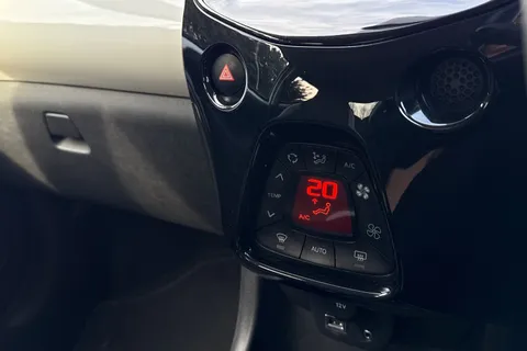 DF17RDX Toyota Aygo 1.0 VVT-i x-press Euro 6 5dr Thumbnail #18