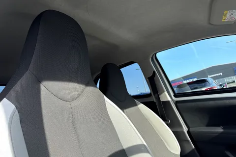 DF17RDX Toyota Aygo 1.0 VVT-i x-press Euro 6 5dr Thumbnail #20
