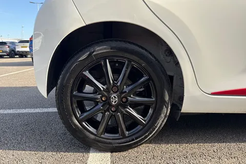 DF17RDX Toyota Aygo 1.0 VVT-i x-press Euro 6 5dr Thumbnail #21