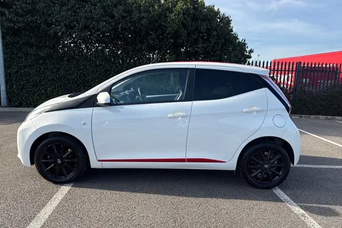 DF17RDX Toyota Aygo 1.0 VVT-i x-press Euro 6 5dr Thumbnail #29