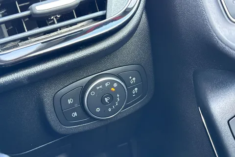 40 of 63 for Ford Fiesta 1.0T EcoBoost Zetec Euro 6 (s/s) 5dr