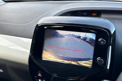 DF17RDX Toyota Aygo 1.0 VVT-i x-press Euro 6 5dr Thumbnail #45