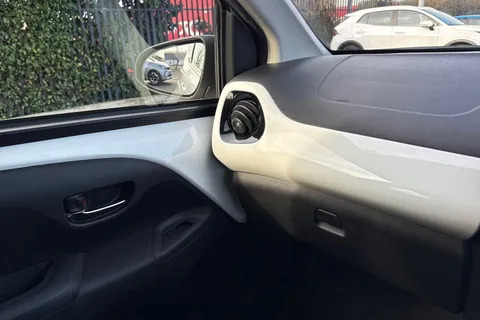 DF17RDX Toyota Aygo 1.0 VVT-i x-press Euro 6 5dr Thumbnail #52