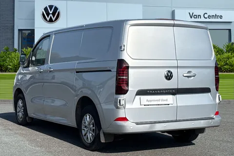 DG75BWK Volkswagen Transporter 2.0 TDI 110 Commerce Pro Van Thumbnail #3