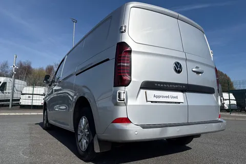 DG75BWK Volkswagen Transporter 2.0 TDI 110 Commerce Pro Van Thumbnail #8