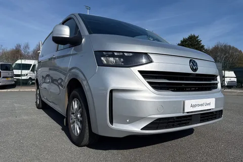 DG75BWK Volkswagen Transporter 2.0 TDI 110 Commerce Pro Van Thumbnail #9