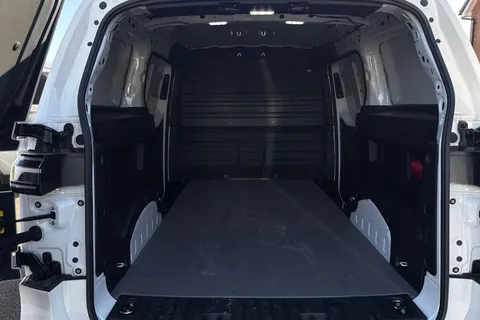 MF25JTZ Volkswagen Id. Buzz Cargo 210kW Commerce 79kWh Auto Thumbnail #10