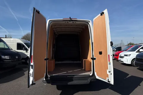 ML74TYV Volkswagen Crafter 2.0 TDI 140PS Commerce Plus High Roof Van Thumbnail #11