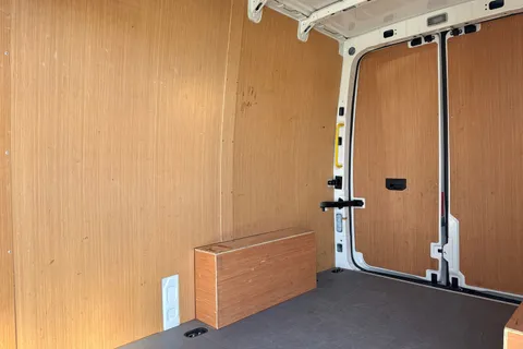 ML74TYV Volkswagen Crafter 2.0 TDI 140PS Commerce Plus High Roof Van Thumbnail #15