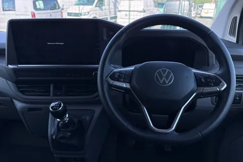 DG75BWK Volkswagen Transporter 2.0 TDI 110 Commerce Pro Van Thumbnail #18