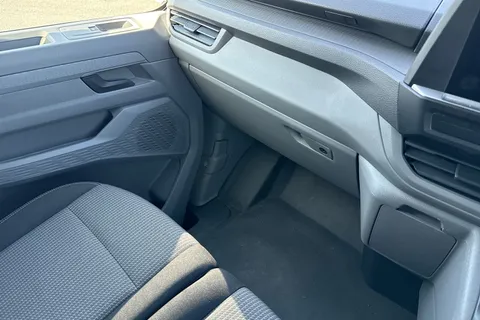 DG75BWK Volkswagen Transporter 2.0 TDI 110 Commerce Pro Van Thumbnail #20