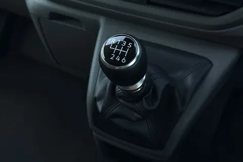 DG75BWK Volkswagen Transporter 2.0 TDI 110 Commerce Pro Van Thumbnail #23