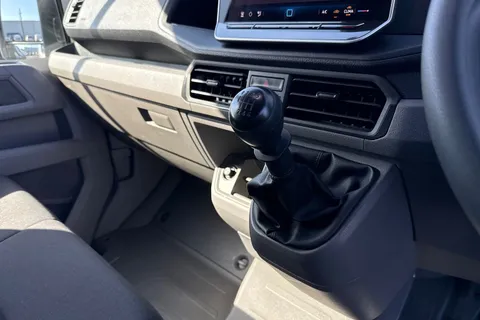 ML74TYV Volkswagen Crafter 2.0 TDI 140PS Commerce Plus High Roof Van Thumbnail #21