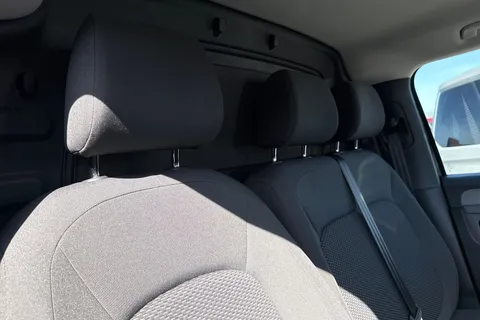 MF75FUB Volkswagen Id. Buzz Cargo 125kW Commerce 59kWh Auto Thumbnail #21