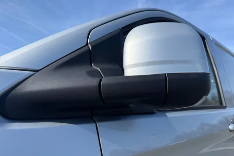 DG75BWK Volkswagen Transporter 2.0 TDI 110 Commerce Pro Van Thumbnail #27