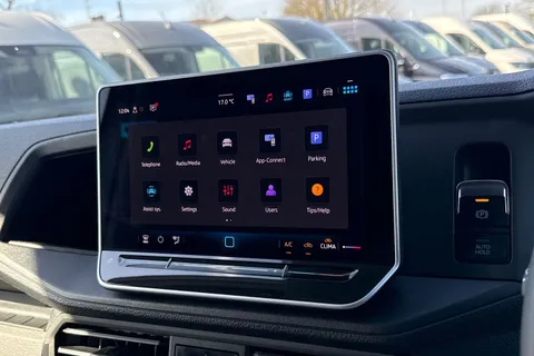 ML74TYV Volkswagen Crafter 2.0 TDI 140PS Commerce Plus High Roof Van Thumbnail #36