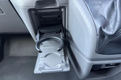 DG75BWK Volkswagen Transporter 2.0 TDI 110 Commerce Pro Van Thumbnail #38