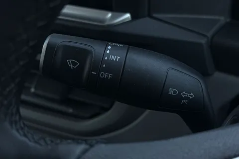 DG75BWK Volkswagen Transporter 2.0 TDI 110 Commerce Pro Van Thumbnail #39