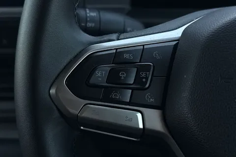 DG75BWK Volkswagen Transporter 2.0 TDI 110 Commerce Pro Van Thumbnail #40