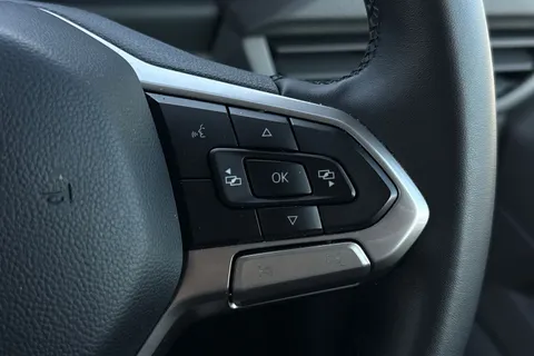 DG75BWK Volkswagen Transporter 2.0 TDI 110 Commerce Pro Van Thumbnail #41