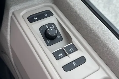 DG26BSU Volkswagen California Ocean T7 SWB 150 PS DSG - 19' Wheels /Del Mileage Thumbnail #47