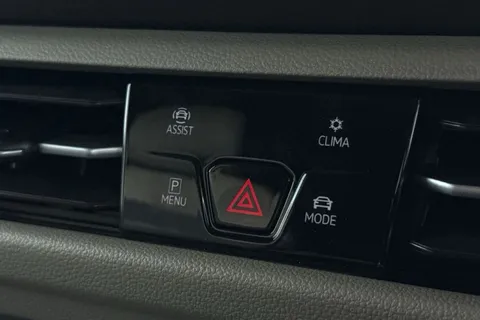 DG26BSU Volkswagen California Ocean T7 SWB 150 PS DSG - 19' Wheels /Del Mileage Thumbnail #50