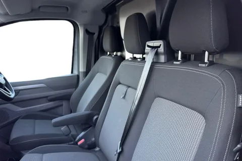 BV75OBW Volkswagen Transporter 2.0 TDI 110 Commerce Pro Van Thumbnail #15