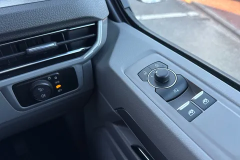 BV75OBW Volkswagen Transporter 2.0 TDI 110 Commerce Pro Van Thumbnail #20